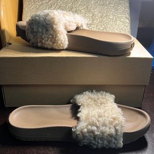 NWT UGG White Royale Slides